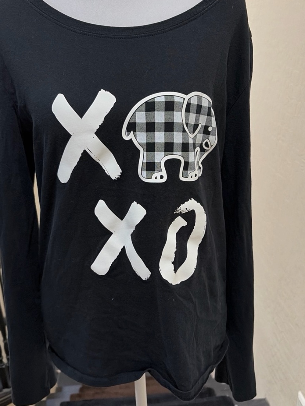 ivory ella Black Long-Sleeve XOXO Tee with Checkered Elephant